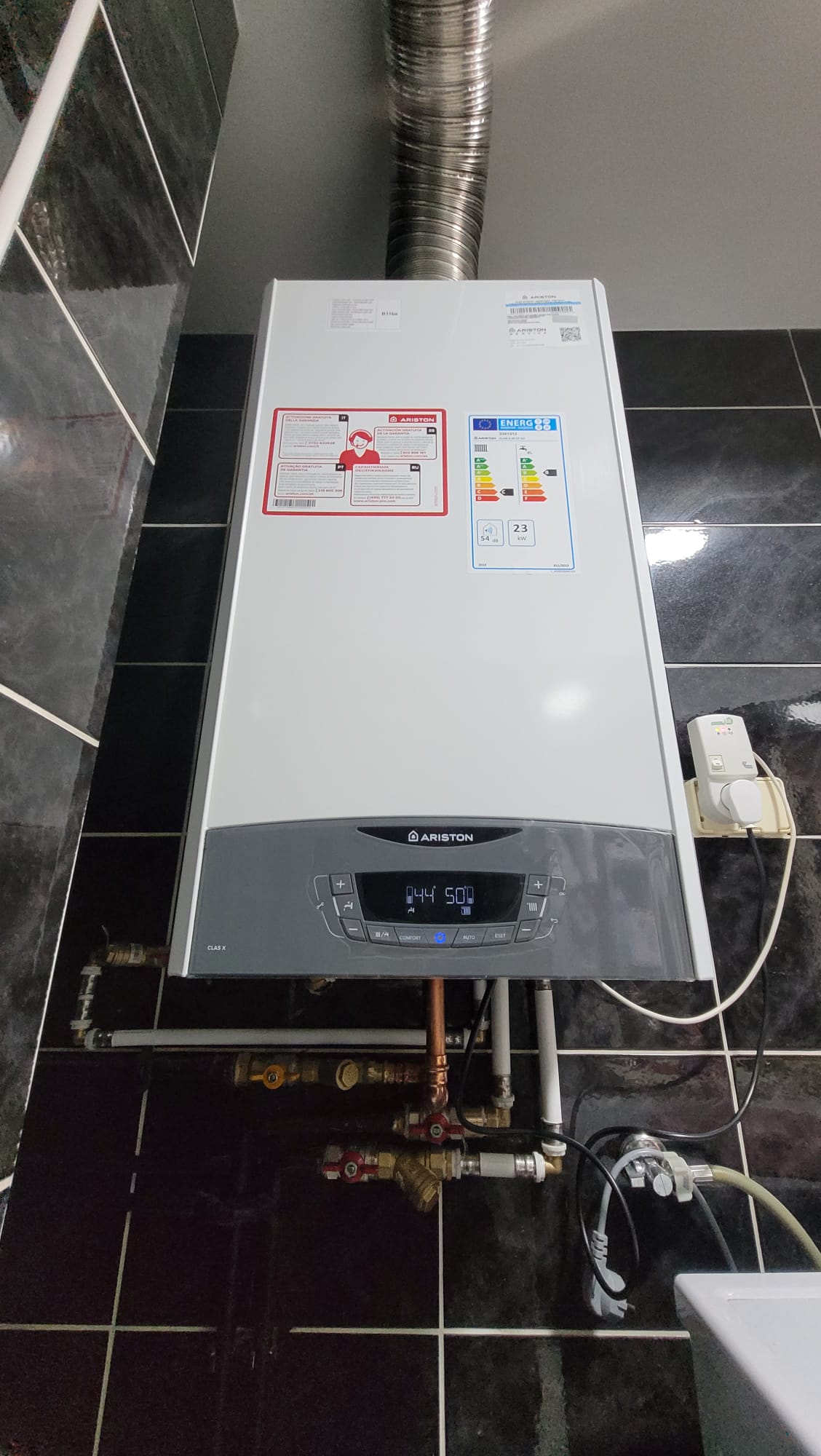 Wymiana kotła gazowego z otwartą komorą spalania Ariston Clas X